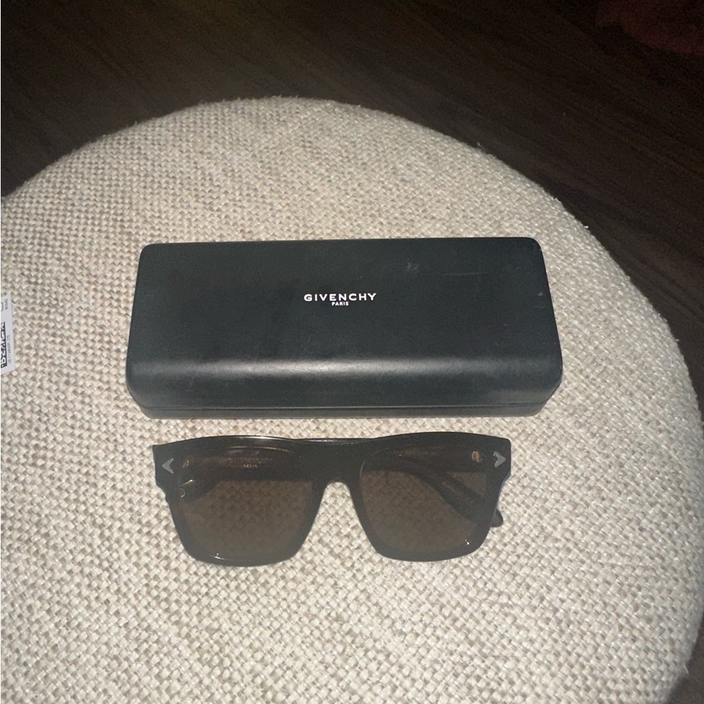 Givenchy oversized unisex wayfarer sunglasses
